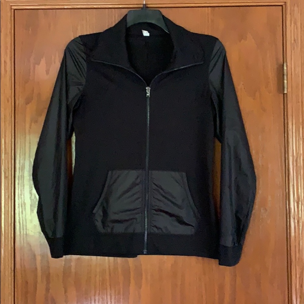 NWOT UA WOMENS BLACK FULLZIP